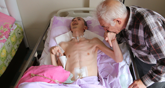 Bağcılar'da 20 Yaşındaki Mahmut Çağlarer, Basketbol Oynarken Kalbi Durdurup 3 Yıldır Yardım Bekliyor