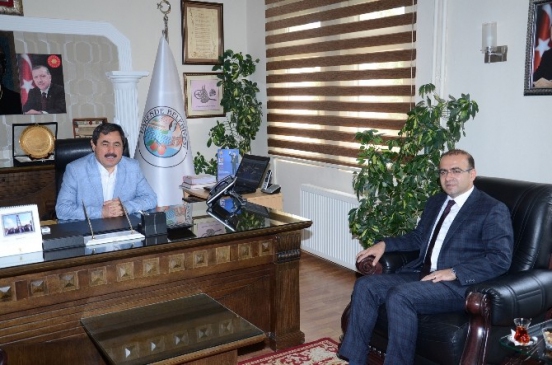 Taha Özhan Darende'de Belediye Başkanı Dr. Eser ile Görüştü