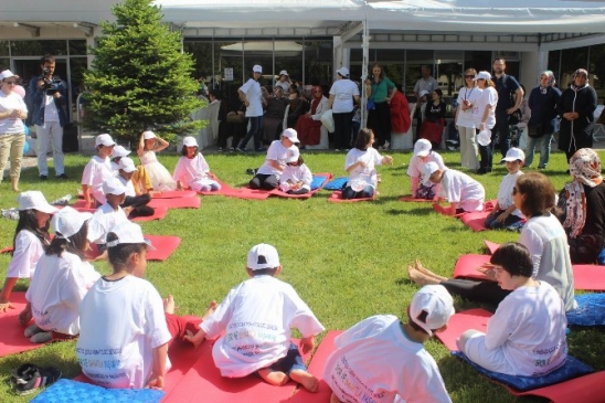Erciyes Üniversitesi Tıp Fakültesi Çocuk Hastanesi'nde Romatoloji Şenliği Yapıldı