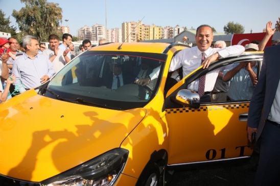 Adana'da Taksicilere Yönelik Transit Taksi Durağı Hizmeti Başlatıldı