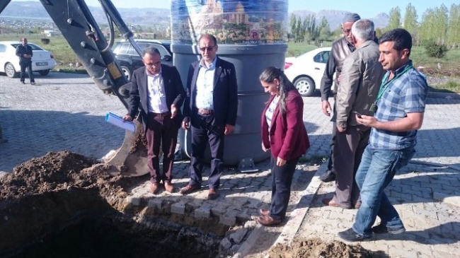 İpekyolu Belediyesi, Van İpekyolu'nda Gömme Çöp Konteynerlerini Hizmete Sundu