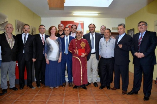 Eskişehirli Sanatçı Battal Gazi Barlas, Belçika'da Yunus Emre'yi Tanıttı