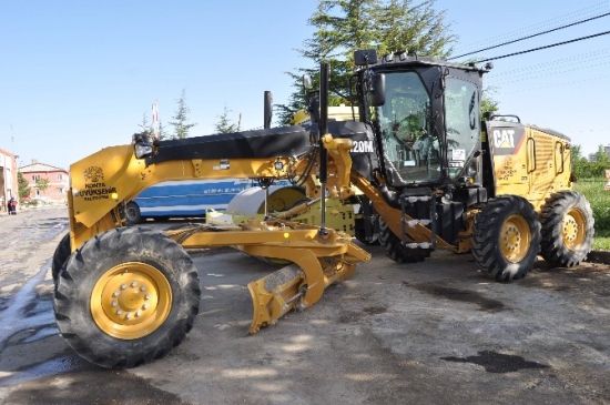 Konya Seydişehir'de Belediyeye Yeni İş Makinesi Hediye Edildi