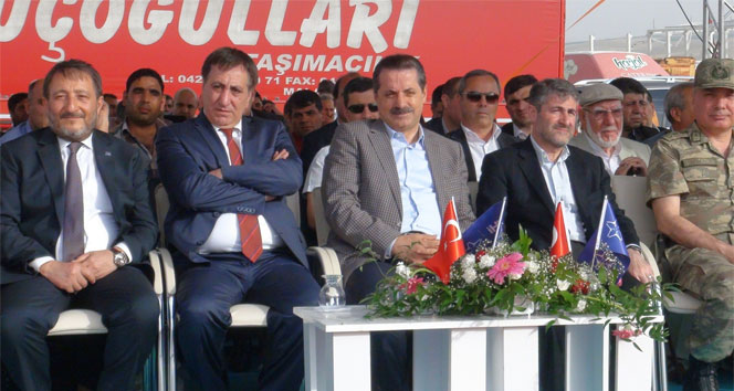 Şanlıurfa'da Yatırım Yapan İş Adamlarına Teşekkür Eden Bakan Çelik, Siyasi İstikrarın Önemine Dikkat Çekti