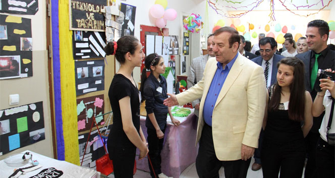 Esenyurt TOKİ Kıraç Ortaokulu'nda Teknoloji Tasarım Fuarı Açıldı