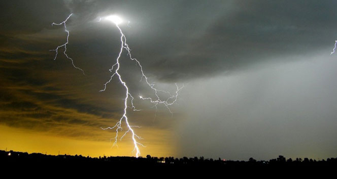 Mardin Derik'te Yıldırım Çarpması Sonucu Bir Kişi Hayatını Kaybetti