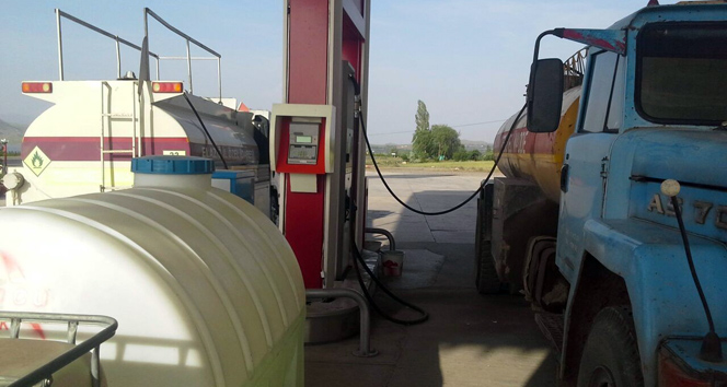 Elazığ'da Kaçak Akaryakıt İstasyonunda 16 Bin Litre Ele Geçirildi