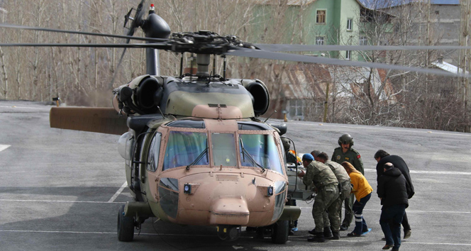 Hakkari'de Yeni Doğan 3 Günlük Bebeğin Acil Nakli İçin Askeri Helikopter Havalandı