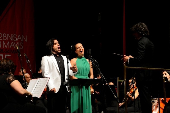 Mersin'de Uluslararası Müzik Festivali Kapsamında Bezdüz ve Kucerova Sahne Aldı