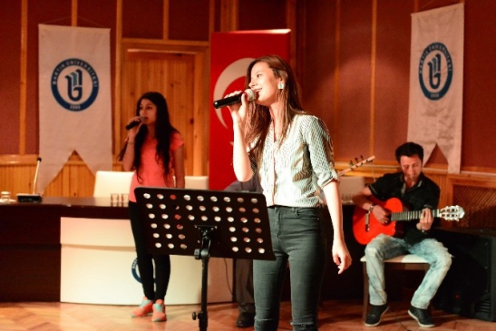 Bartın'da Gençlik Haftası Kapsamında Şiir Dinletisi Gerçekleştirildi