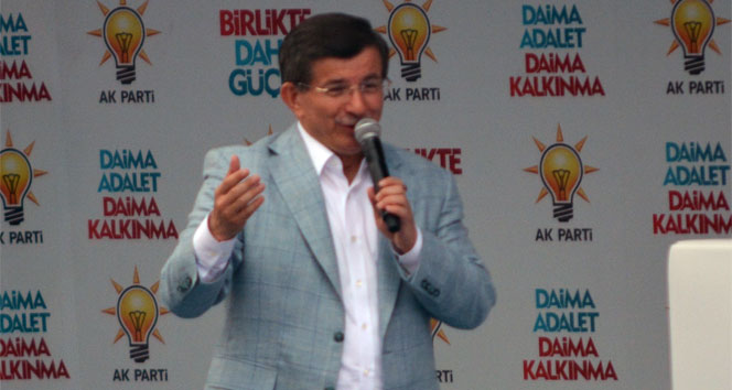 Sakarya'da Gerçekleşen Mitingde Başbakan Davutoğlu, Türkiye'nin Coğrafi Önemi Üzerine Konuştu