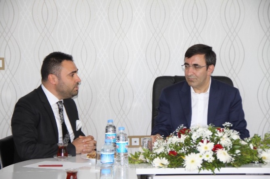 Diyarbakır'da Cevdet Yılmaz, GAİD'i Ziyaret Etti