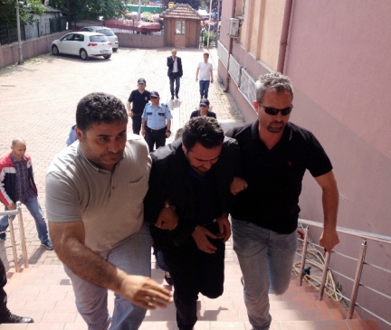 Bartın Merkez'de Yol Verme Kavgasında Öğretmeni Öldüren Zanlı Tutuklandı