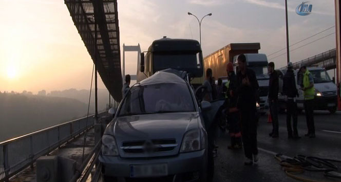 İstanbul'da Fatih Sultan Mehmet Köprüsü'nde Kaza: 1 Ölü, 4 Yaralı