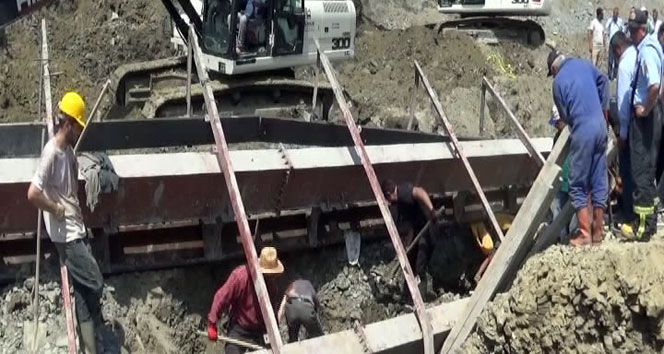 Edirne İpsala'da Sulama Kanalı İnşaatında Göçükte 2 Ölü