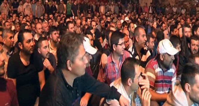 Bursa'da Oyak Renault Fabrikası İşçileri Talepleri İçin Greve Devam Ediyor