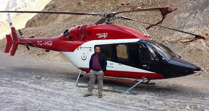 Hakkari Çukurca'da Zorunlu İniş Yapan Ambulans Helikopter Sosyal Medyada İlgi Gördü
