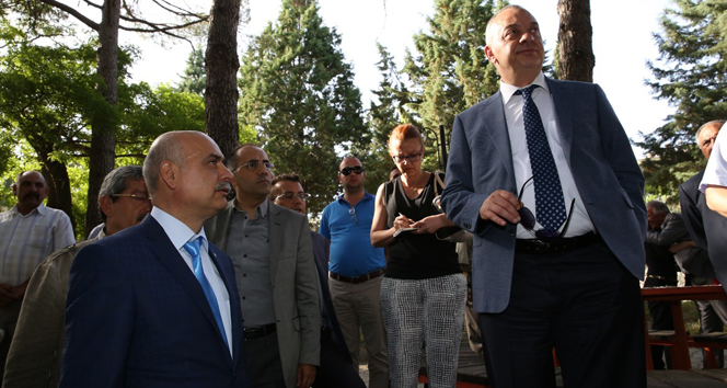 Manisa Demirci'de Muhsin Yazıcıoğlu Parkı'nın Yenilenmesi için Çalışmalar Başlıyor