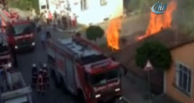 Sultanbeyli'de Gecekondu Yangını Sonrası 2 Kişi Hastaneye Kaldırıldı