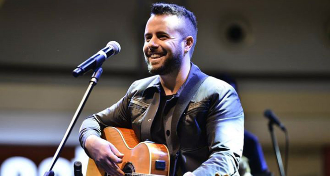 Emre Aydın Ataşehir Brandium AVM'de Hayranlarıyla Buluştu