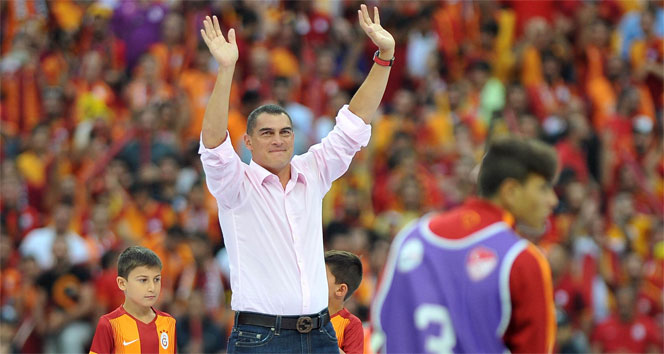 Galatasaray Türk Telekom Arena'da Mondragon'u Ağırladı