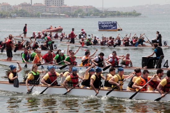 Küçükçekmece'deki Su Sporları Festivali'ne 800 Sporcu Katıldı