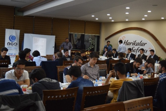 Kayseri'de Anadolu Gençlik Derneği Mezuniyet Töreni Gerçekleştirdi