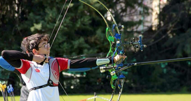 İhlas Koleji Öğrencisi Mete Gazoz, Avusturya'da Gümüş Madalya Kazandı