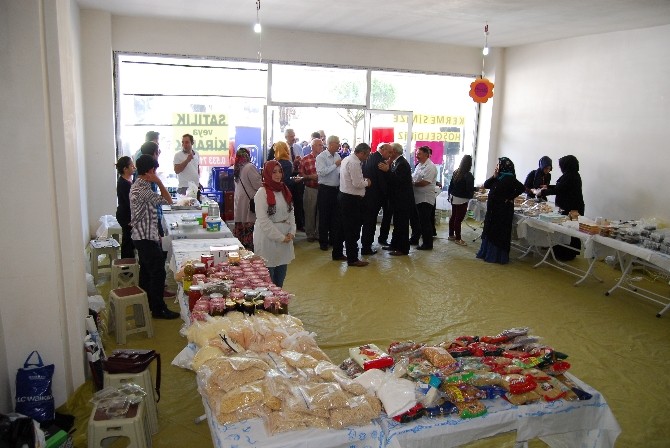 Düzce Merkez'de Okul Eksiklikleri İçin Düzenlenen Kermeste İl Milli Eğitim Müdürü Açılış Yaptı