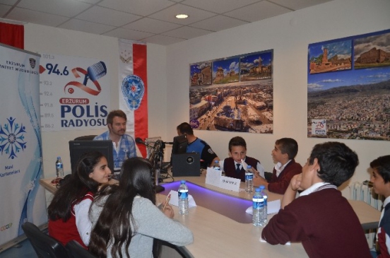 Erzurum'da Gençlere Yönelik Mavi Kartaneleri Yarışması Düzenleniyor