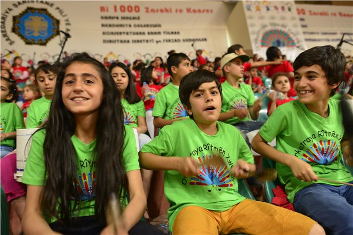 Diyarbakır Büyükşehir Belediyesi, Bin Çocukla Doğal Ritim Orkestrası Kurarak Konser Verdi