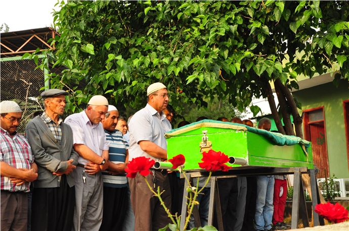 Edirne'de Göçükte Hayatını Kaybeden İşçilerin Cenazeleri Defnedildi