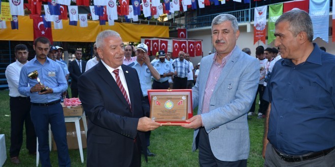 Yeşilyurt'da Kiraz Festivali Futbol Turnuvası Resmen Başladı
