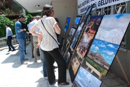 Diyarbakır Yenişehir'deki Halk Eğitim Kursiyerleri Sergi Açtı