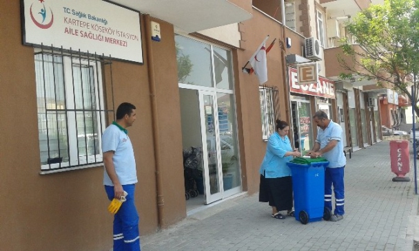 Kartepe Belediyesi Temizlik İşleri, Plastik Çöp Kovası Dağıtımına Devam Ediyor