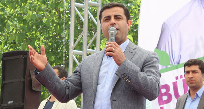 Selahattin Demirtaş, Denizli'de düzenlenen mitingde Kibar Feyzo benzetmesi yaptı