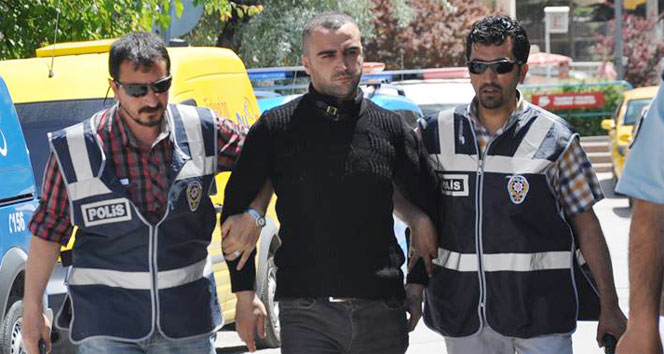 Eskişehir Tepebaşı'nda Çatı Katından Gelen Sesler Üzerine Yapılan Operasyonda Bir Şüpheli Yakalandı