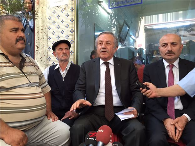 İstanbul'da Celal Adan, Maliye Bakanı'nın Açıklamalarını Eleştirdi