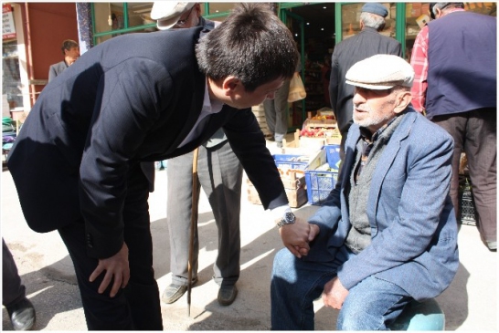 Prof. Dr. Ahmet Caner Yenidünya, Kastamonu Araç ilçesi Boyalı köyünde vatandaşlarla buluştu.