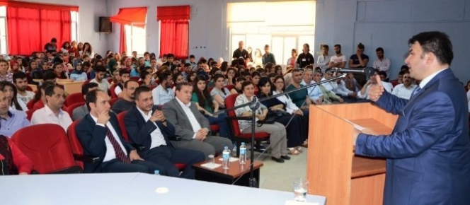 Kütahya Şaphane'de "AB Sürecinde Türkiye'nin Kimlik Sorunları" Konferansı Yapıldı