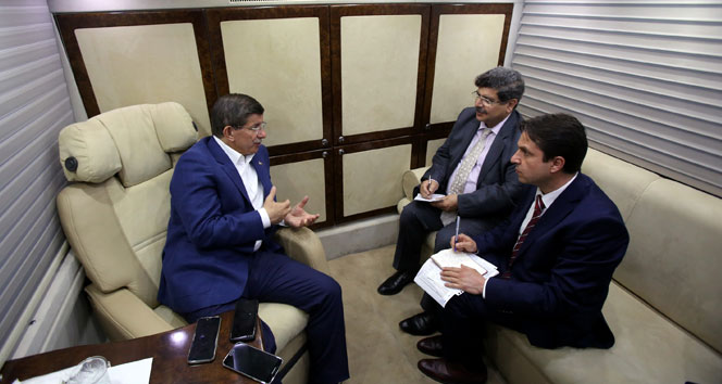 Başbakan Ahmet Davutoğlu, Kemal Kılıçdaroğlu'nun seçim vaatlerini eleştirerek, "İnsanın sözü 'benim adım Kemal' demekle olur mu?" dedi.