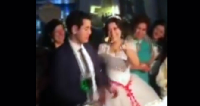 Düğün Pastasında Gelin ve Damat Arasında Gerilim Yaşandı