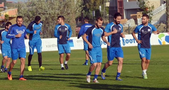 Adana Demirspor Teknik Direktörü Ünal Karaman, Süper Lig için hedeflerine odaklandıklarını söyledi.