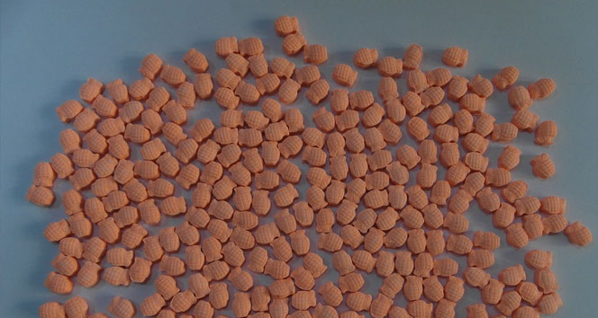 Kars Merkez'de Uyuşturucu Tacirine Yönelik Operasyonda 288 Ecstasy Hap Ele Geçirildi