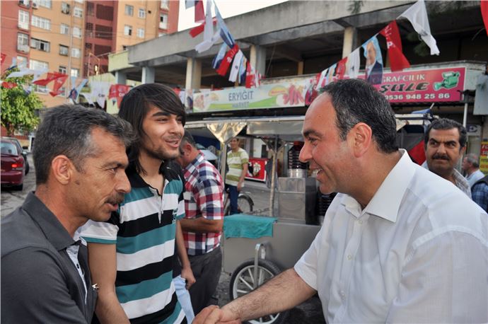 Adana'da CHP Adayları Büyüksaat Esnafıyla Bir Araya Geldi