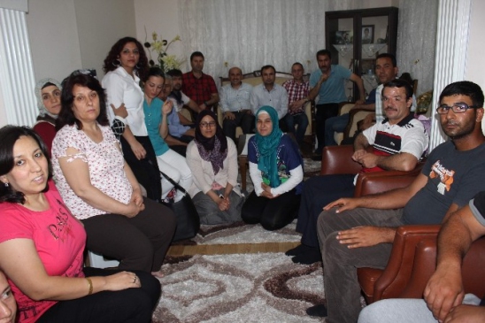 Aydın'da AK Parti, 7 Haziran Seçimleri İçin Kapı Kapı Dolaşıyor