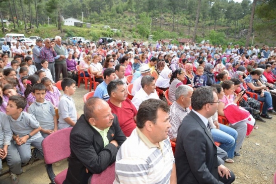 Muğla Dalaman'da Açılışı Yapılan Halı Saha, Çocuklar İçin Spor Alanı Olacak
