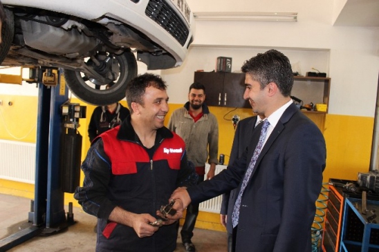 Erzurum Yakutiye'de Oto Sanayi Esnafıyla Bir Araya Gelen Tarıkdaroğlu Destek İstedi
