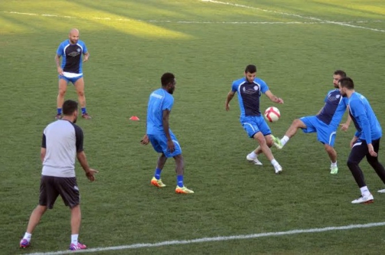 Adana Demirspor Teknik Direktörü Ünal Karaman, Süper Lig hedefiyle oynayacakları play-off maçlarında kupayı kazanacaklarına inanıyor.