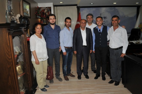 Çiğli'de Sivas Kültür ve Dayanışma Derneği Üyeleri, Başkan Hasan Arslan'ı Ziyaret Etti